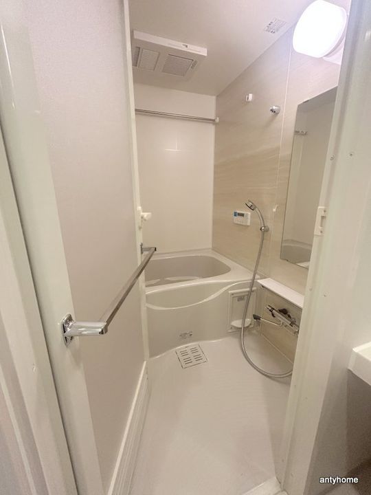 コンフォリア・リヴ北浜淡路町の風呂