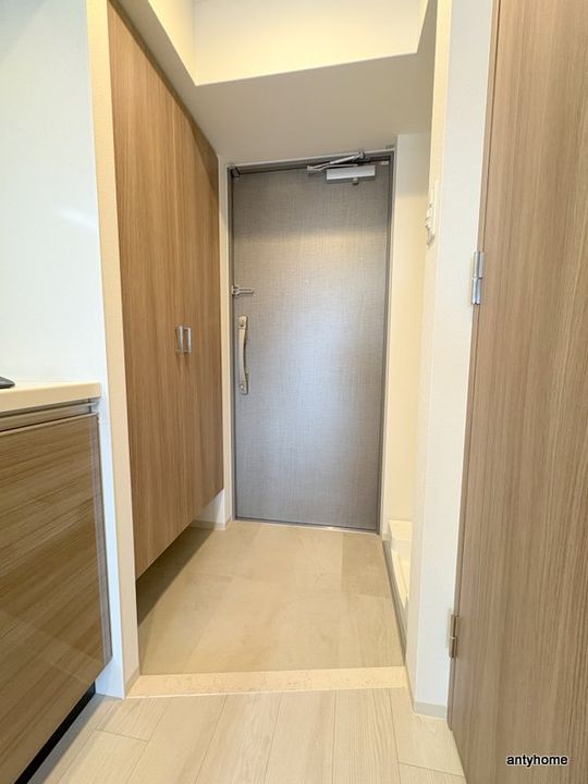 Alivis福島海老江の玄関