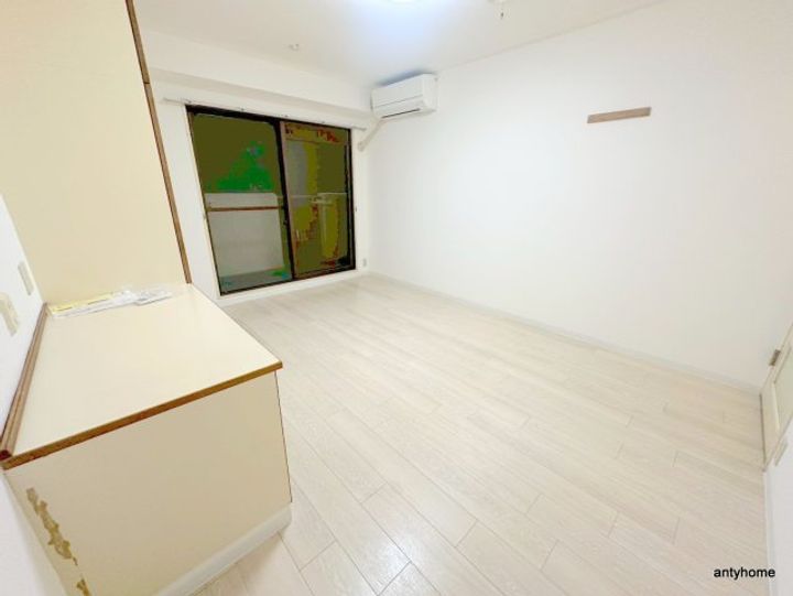 ハイツ西村の居間