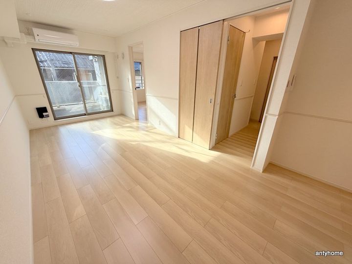 サニーレジデンス鷺洲Aの居間