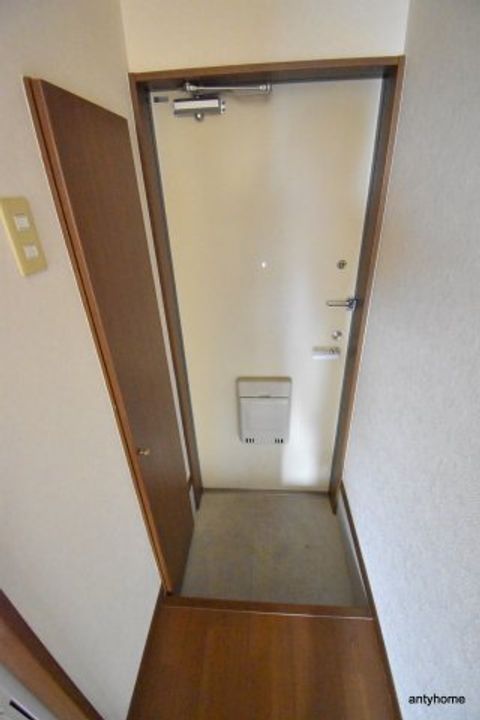 アンプルールフェールドミールの玄関