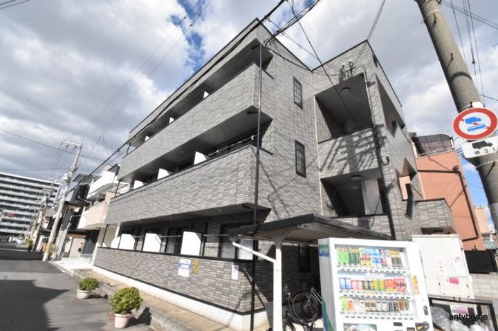 アンプルールフェールドミールの外観