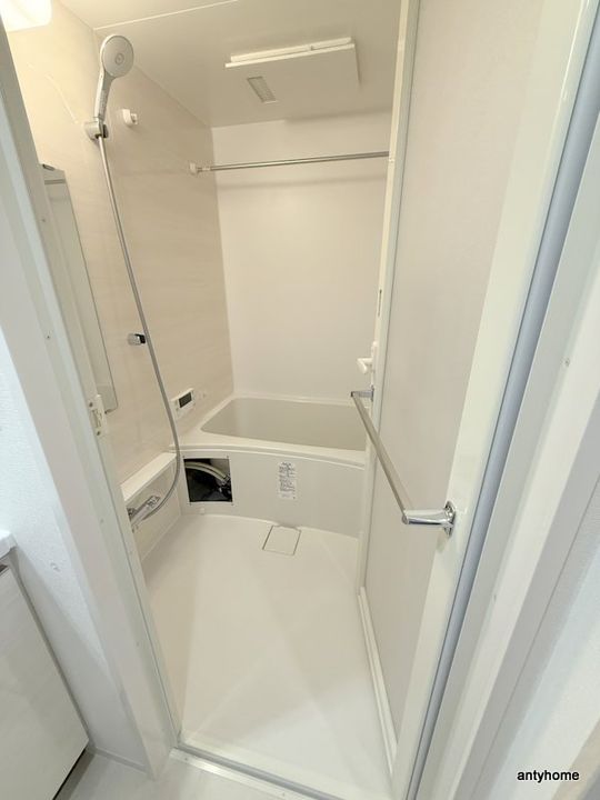 コンフォリア・リヴ新大阪西宮原ソルテラスの風呂