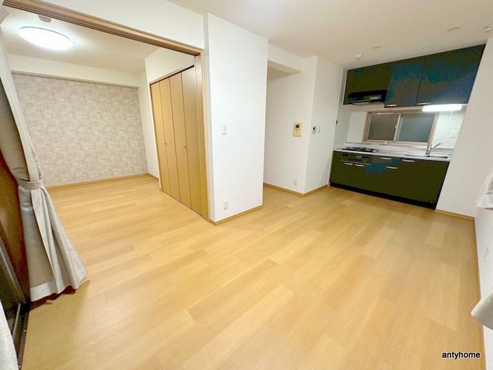 アルシェ江坂の居間