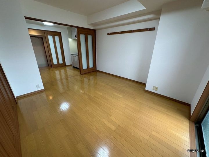 大阪府吹田市垂水町1丁目(マンション)の賃貸物件の居間