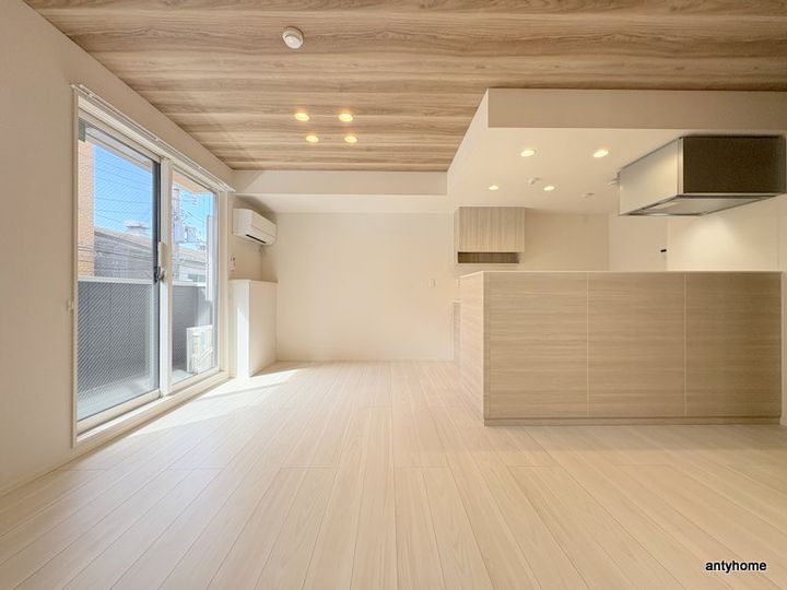 スペチアーレ平野西の居間