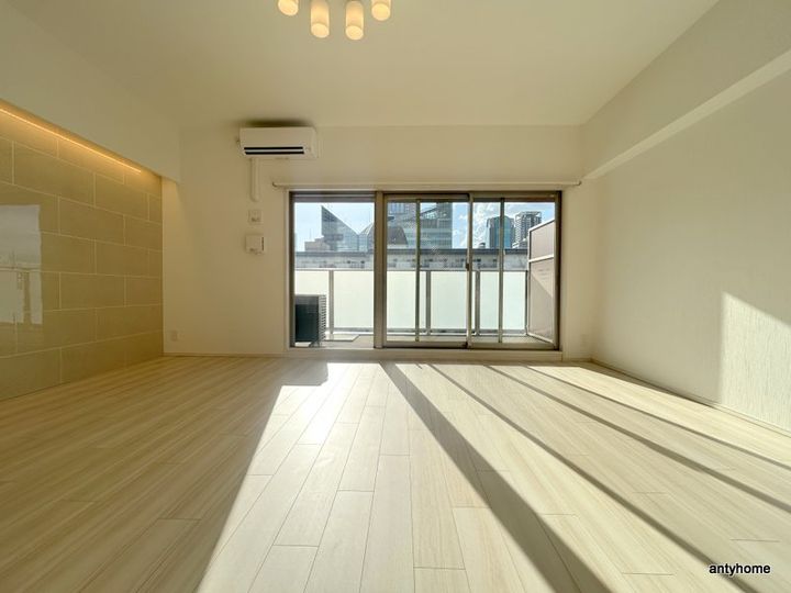 プレジオ梅田の居間