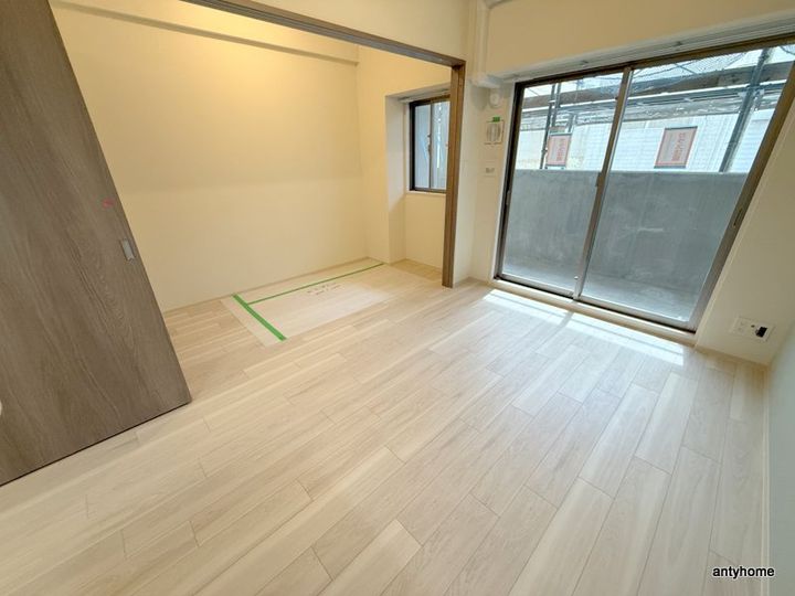 ファステート東大阪バレーナの居間