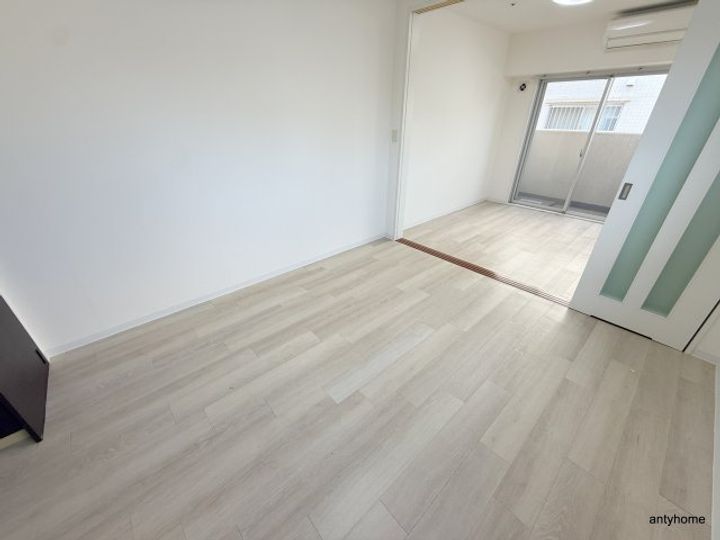 大阪府大阪市西区南堀江3丁目(マンション)の賃貸物件の居間