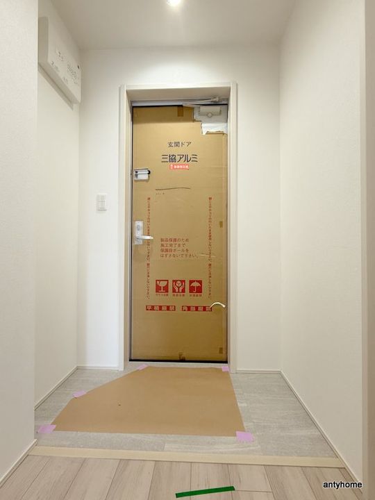 フジパレス リュクスの玄関