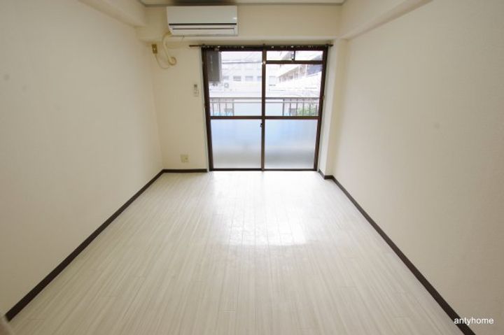 アイバレー上新庄の居間