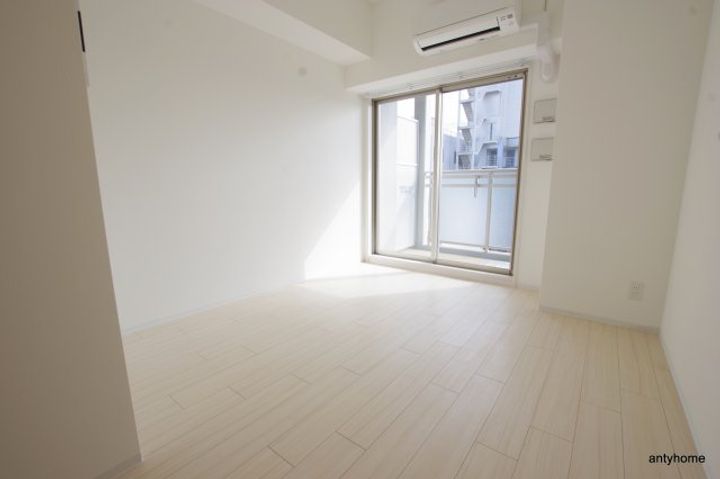 大阪府大阪市浪速区幸町3丁目(マンション)の賃貸物件の居間