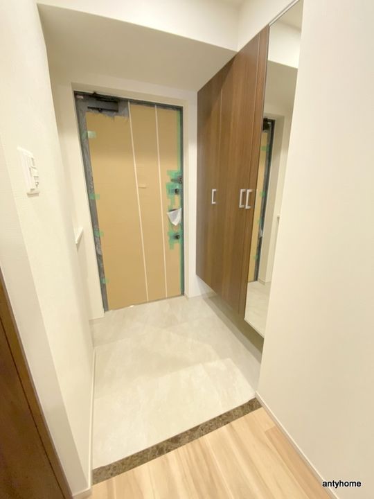 大阪府大阪市浪速区戎本町1丁目(マンション)の賃貸物件の玄関