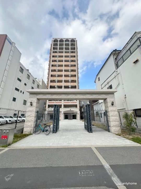 Luxe新大阪4の外観
