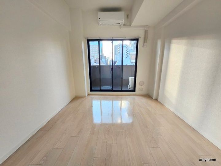 S-RESIDENCE北浜の居間