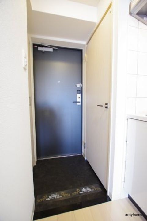 エスリード福島WESTの玄関