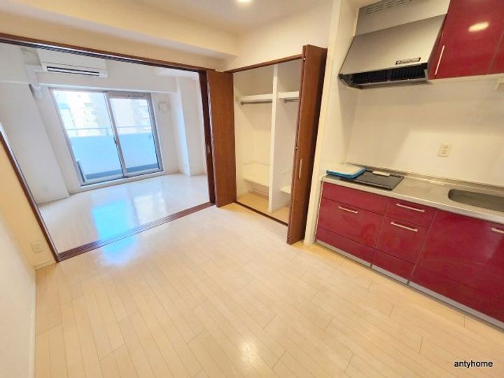 BRAVI南堀江の居間