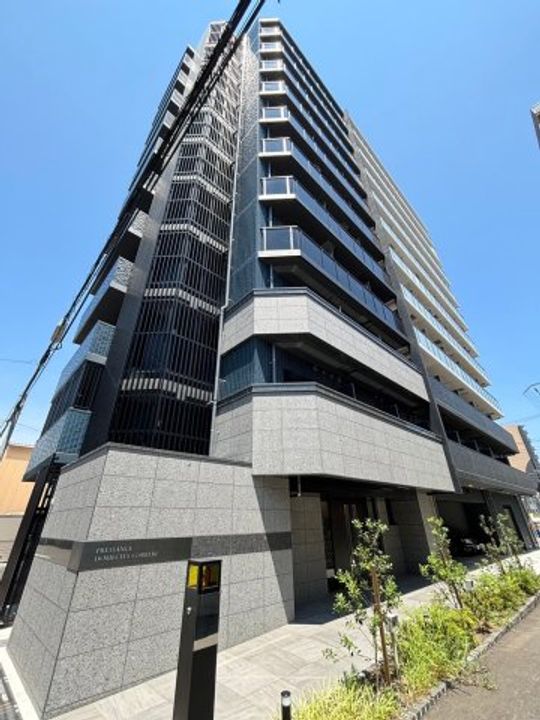 プレサンスDOMECITYコレーレの外観