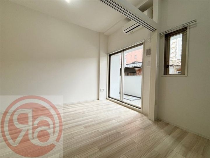 セレニテ阿波座ミラクの居間