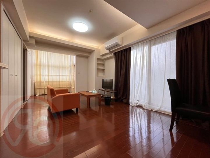 W.O.B HONMACHI-WESTの居間