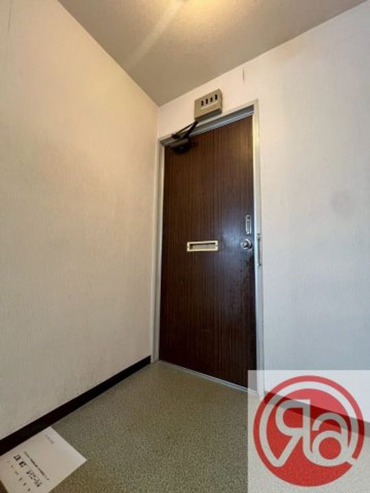 吉田ビルの玄関