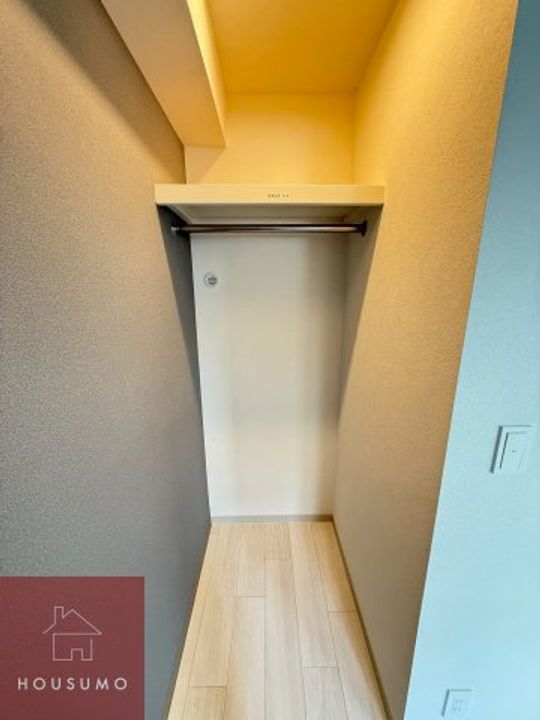 アーバネックス南森町WEST702の玄関