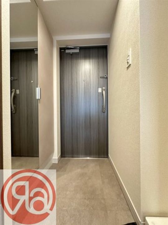 プレサンス桜川グロワールの玄関