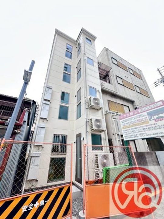 万代東マンションの外観