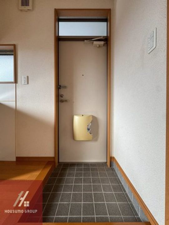 高殿ハイツ201の玄関