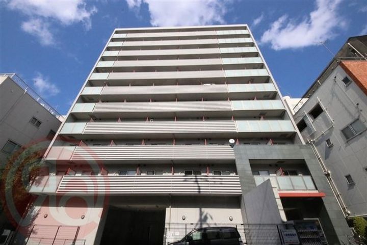 ルクレ難波の外観
