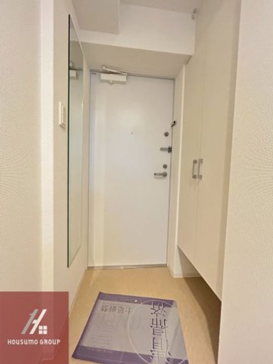 セレニテ堺筋本町プリエ1204の玄関