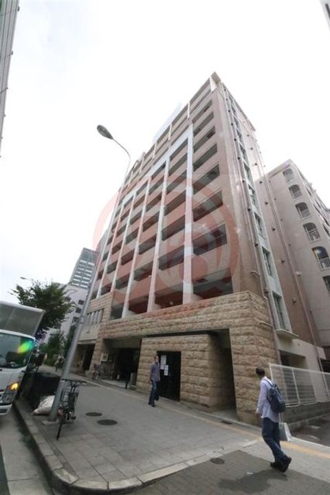 プレサンス難波OCAT前の外観