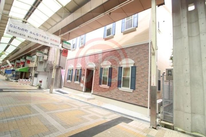 セリーナ田辺の外観