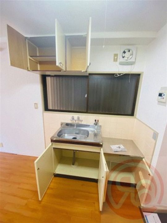 コーポロイヤル201のキッチン