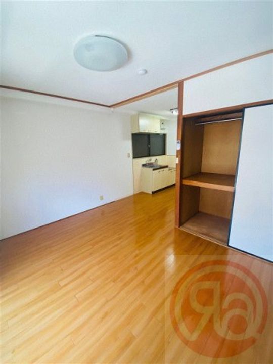 コーポロイヤル201の居間