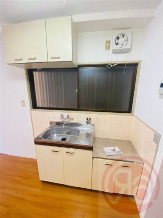 コーポロイヤル201のキッチン