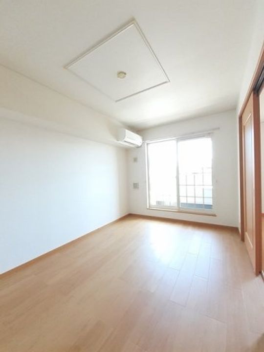 カーサ グレイスBの居間