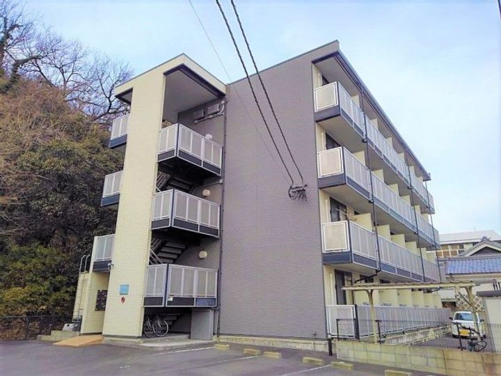 レオパレスエトワール 栗林106の外観