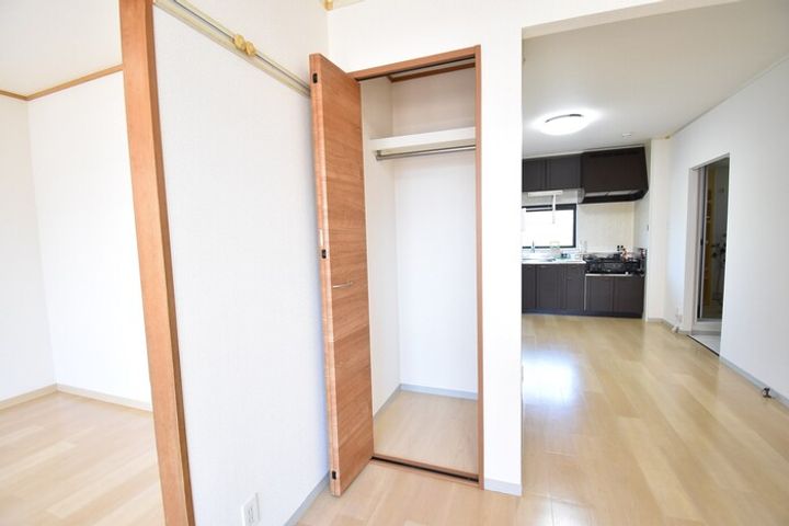 サンタウン寺井 B棟の居間