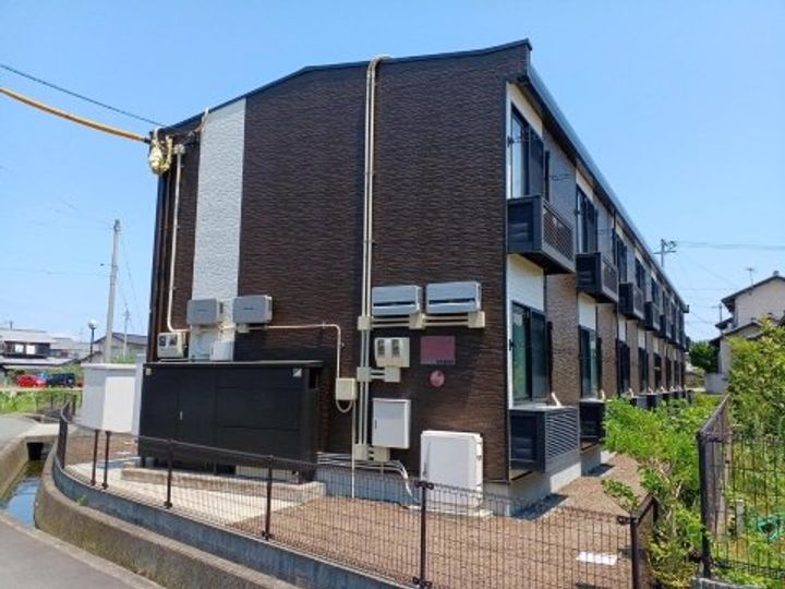 レオパレスさぬき202の外観