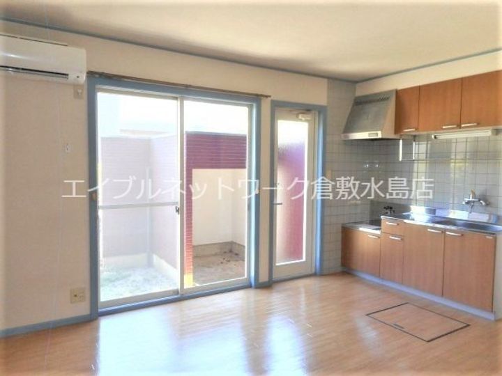 岡山県岡山市南区東畦(タウンハウス)の賃貸物件106の居間