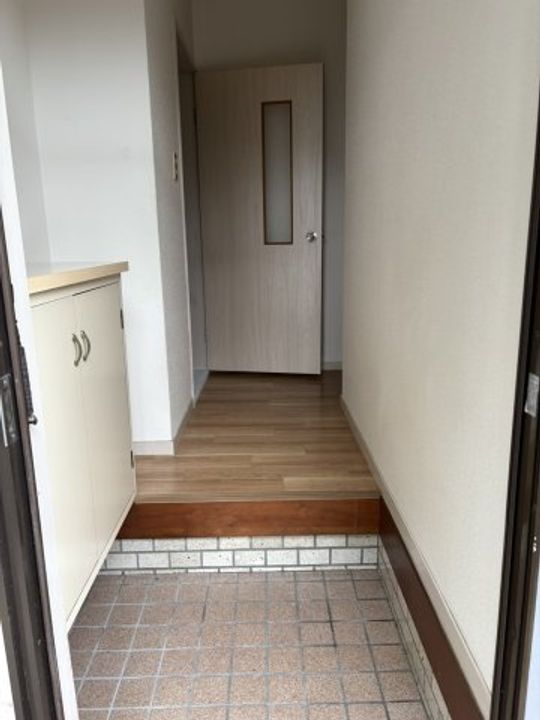 岡山県浅口市鴨方町六条院中(アパート)の賃貸物件1-2の玄関