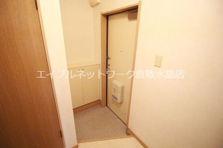 メゾニティーブラッサム D棟の玄関