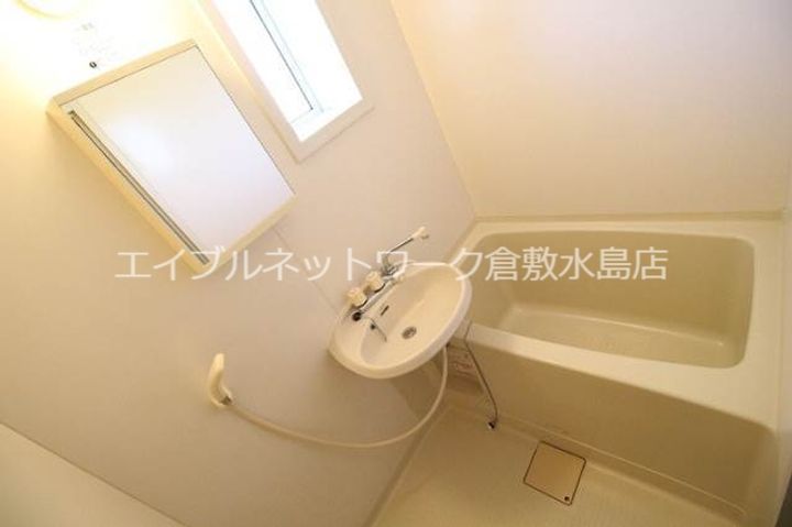 メゾンソレイユ202の風呂