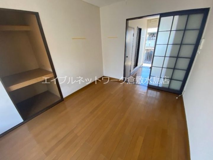 エクセル亀山の居間