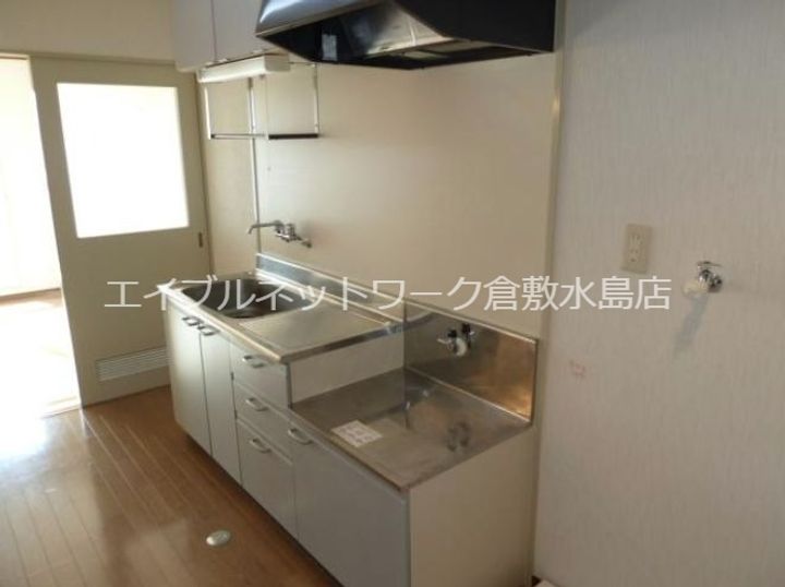 アースウェルのキッチン