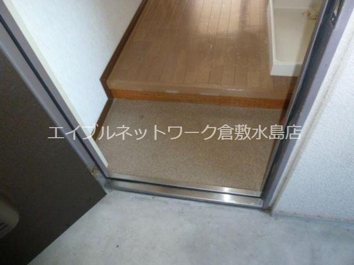 アースウェルの玄関