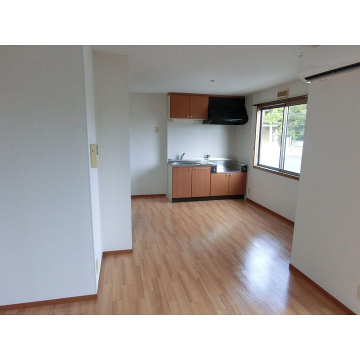 岡山県倉敷市児島下の町7丁目(アパート)の賃貸物件202号室の居間