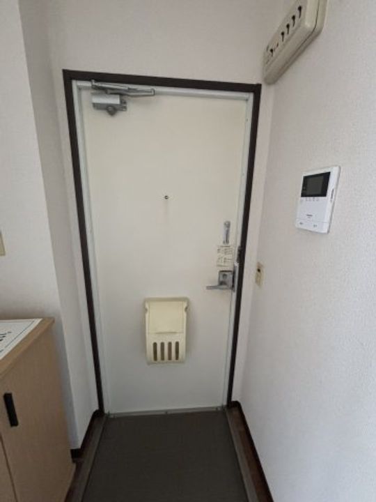 アンダンテ福井 Aの玄関