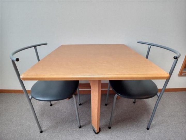 レオパレスピュア高松202の居間